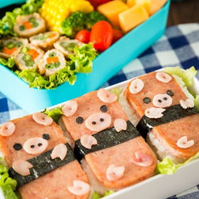Làm cơm bento chú heo xinh yêu dễ không tưởng