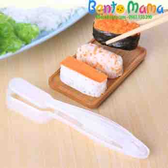 Khuôn ép cơm sushi hình trụ có tay cầm